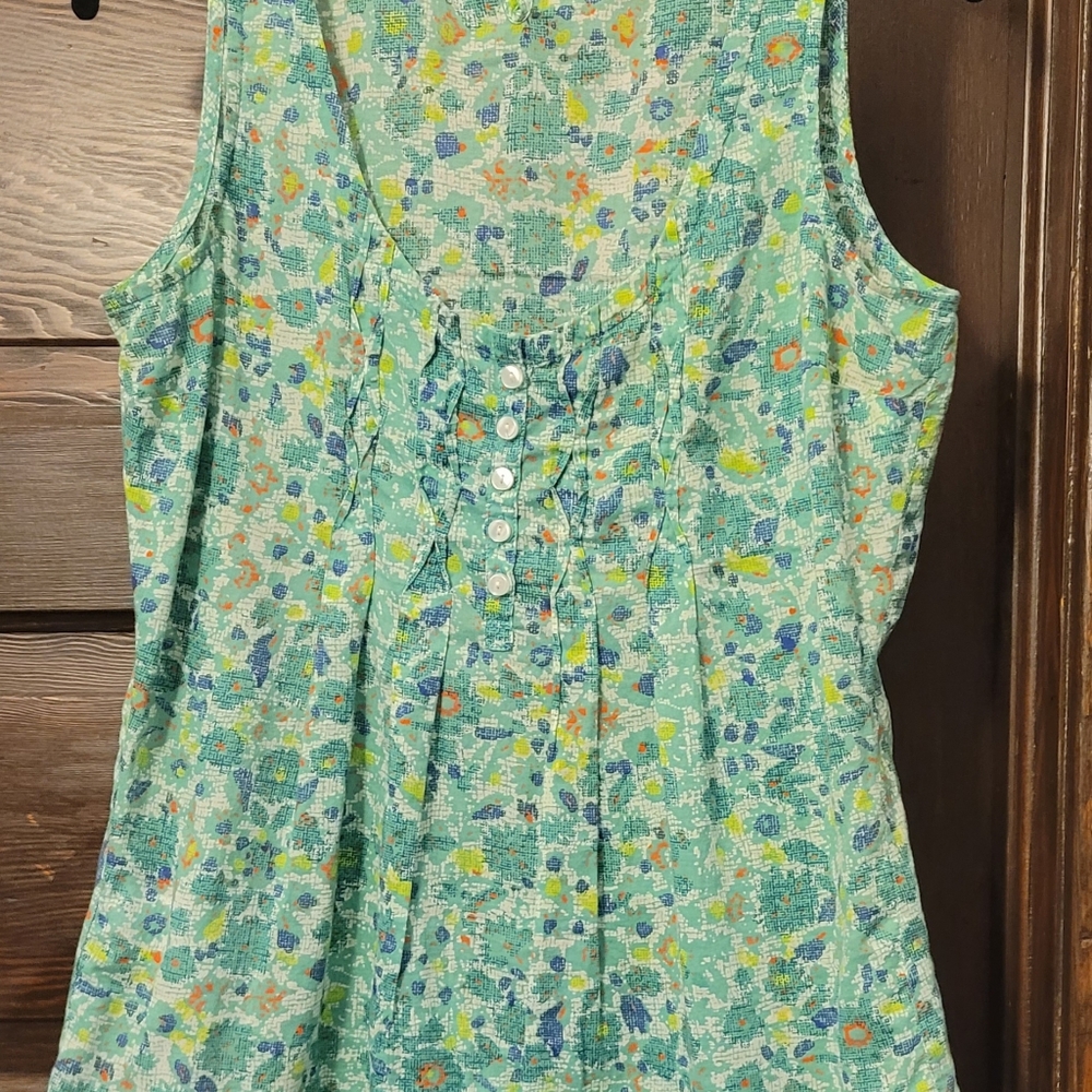 Eddie Bauer green floral top, size x-small